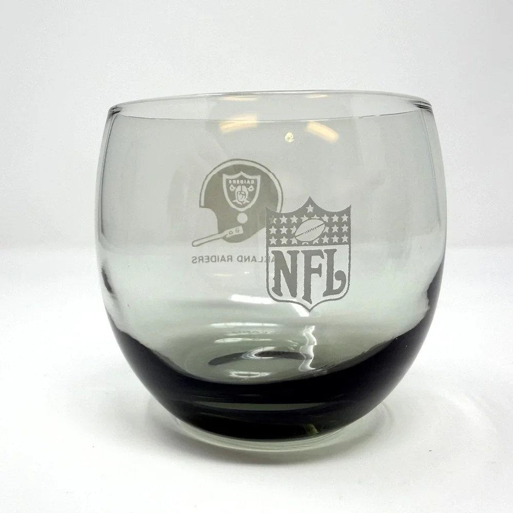 Vintage 1970s Oakland Raiders NFL Whiskey Glasses Smoked Tumblers Set of 4 - Picture 3 of 4